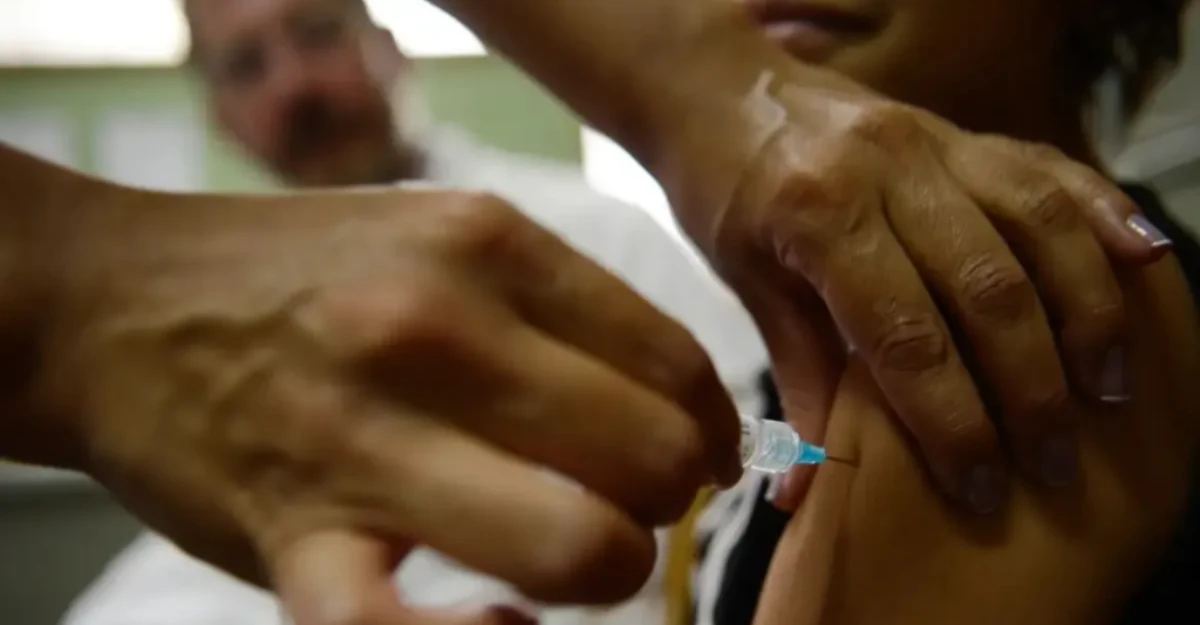 Ministério da Saúde prorroga vacinação contra HPV para jovens de 15 a 19 anos