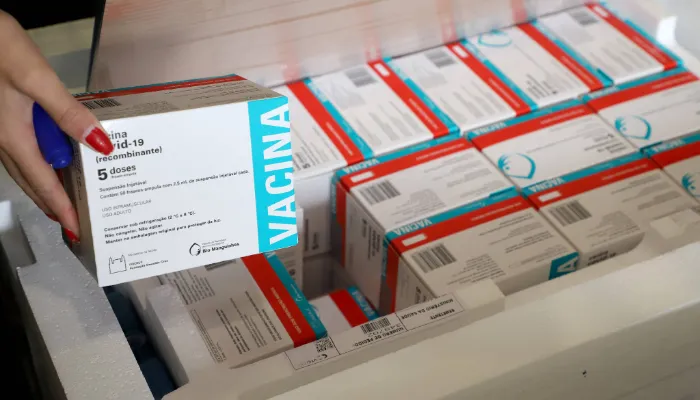 Paraná receberá nesta semana mais 451,7 mil vacinas da AstraZeneca