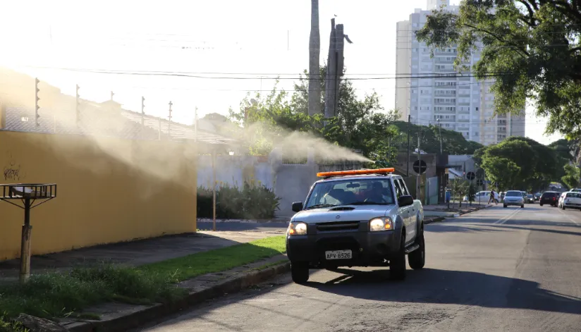 Fumacê volta a percorrer as ruas de Maringá para combater a proliferação do mosquito da dengue