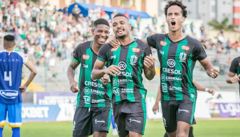 Maringá FC enfrenta o FC Cascavel neste sábado (8) em partida no Estádio Willie Davids