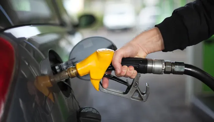 Gasolina fecha o ano com alta de 46% em comparação a 2020, e etanol 56% mais caro, aponta pesquisa