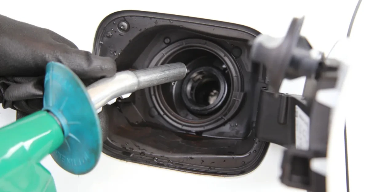 Levantamento do Procon aponta diferença de até R$ 0,80 no preço da gasolina comum em Maringá