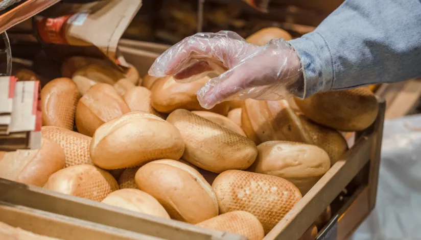 Carioquinha, cacetinho e filão: confira os nomes do pão francês em diferentes regiões do Brasil
