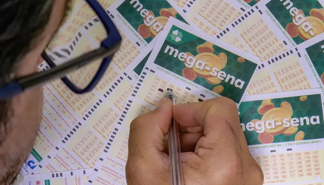Aposta de Maringá e de outras quatro cidades do Paraná acertam quina da Mega-Sena; saiba mais Apostas de Maringá e de outras quatro cidades do Paraná acertam quina da Mega-Sena; saiba mais