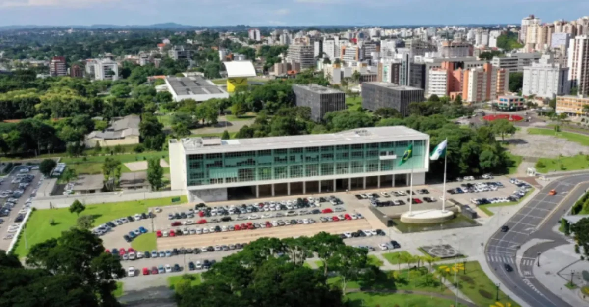Mais de 1.600 aprovados são nomeados em concursos do Governo do Paraná; confira