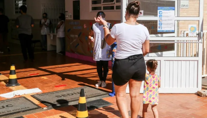 Educação municipal promove eleição de diretores para escolas e CMEIs de Maringá