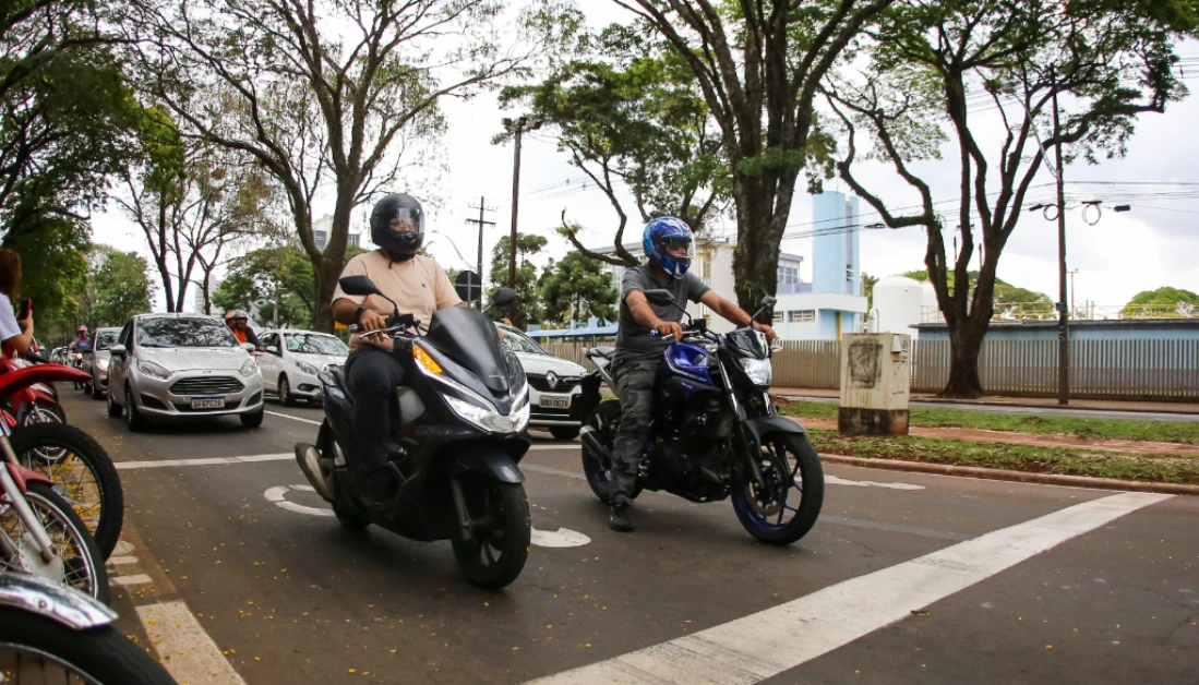 Semob vai implantar 30 novos bolsões para motos em cruzamentos da cidade; saiba quais Semob vai implantar 30 novos bolsões para motos em cruzamentos da cidade; saiba quais