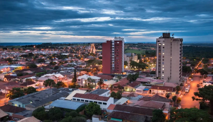 Prefeitura da região norte do Paraná abre processo seletivo com salários de até R$ 2,4 mil