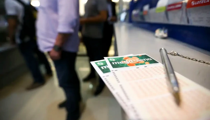 Quatro apostas de Maringá, feitas na mesma lotérica, acertam quina da Mega-Sena