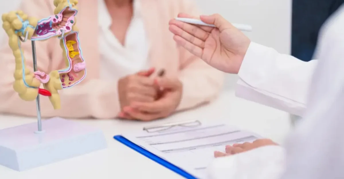 Brasileiros reconhecem sintomas de câncer colorretal, mas adiam ida ao médico