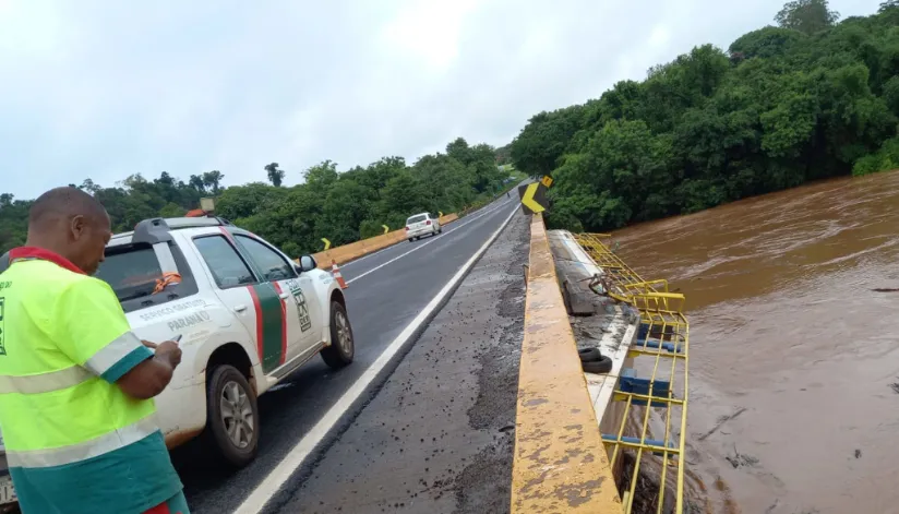 Três bloqueios totais: DER/PR divulga condições de rodovias estaduais após as chuvas