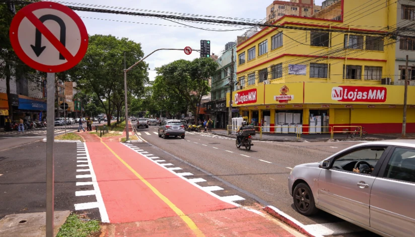 Semáforos são instalados em cruzamentos da Avenida Brasil com as ruas Piratininga e Basílio Sautchuk