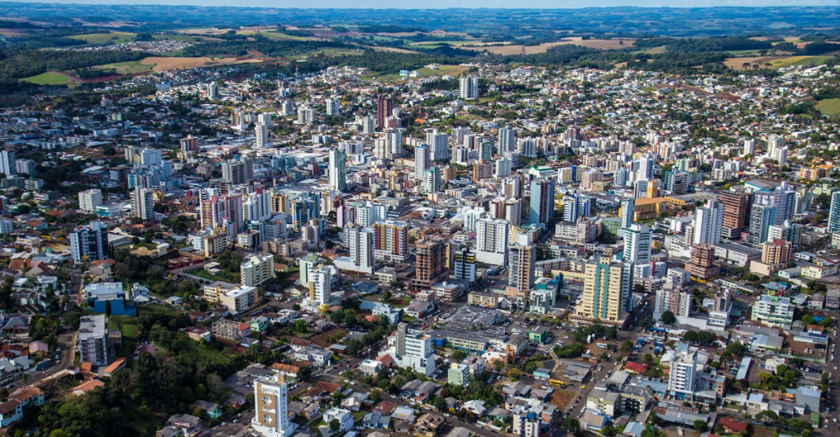 Prefeitura de Pato Branco abre concurso com salários de até R$ 4,1 mil