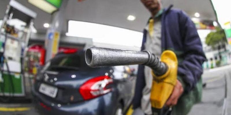 Petrobras anuncia reajuste: Gasolina sobe 7% e diesel 10%
