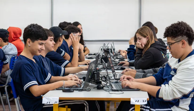 IA aprimora ensino de matemática nas escolas da rede estadual paranaense; entenda