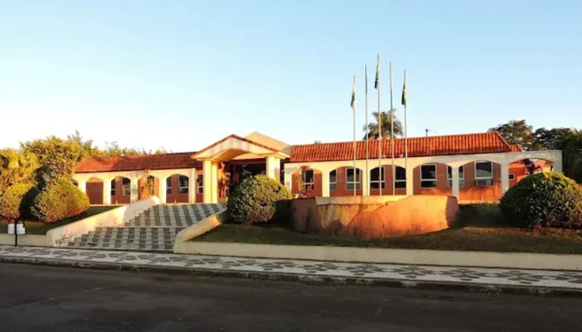Prefeitura de Arapoti abre concurso com salários de até R$ 5,4 mil