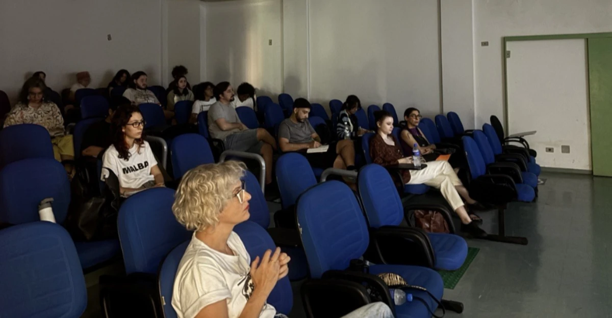 Mostra de vídeo-performance Fabular Futuros e Tensionar o Presente reúne artistas locais em Maringá