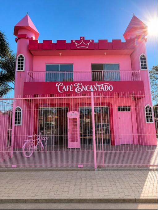 Café Encantado, o castelo rosa de Maringá, tem data de inauguração divulgada 