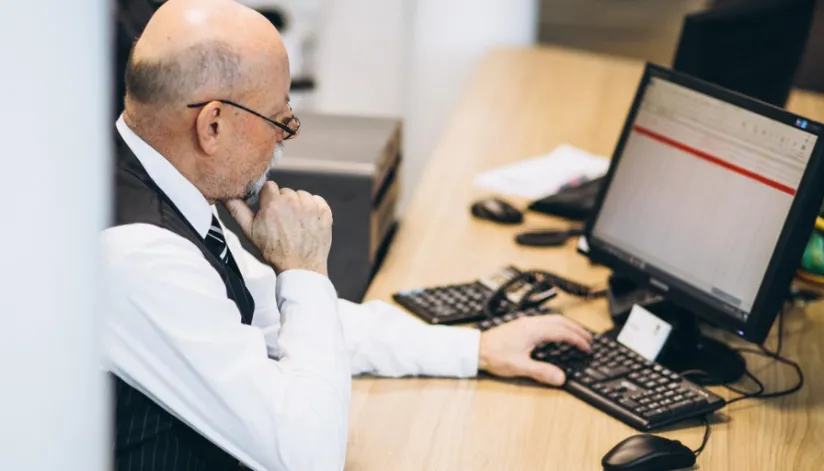 Falta de oportunidades para profissionais com mais de 50 anos pode causar ‘bug’ de mão de obra Falta de oportunidades para profissionais com mais de 50 anos pode causar ‘bug’ de mão de obra
