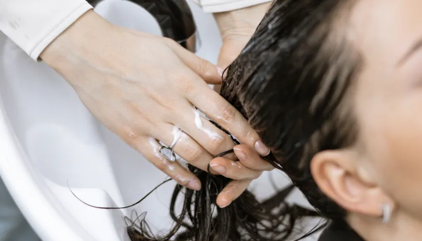 Especialista dá dicas de cuidados com cabelo neste verão