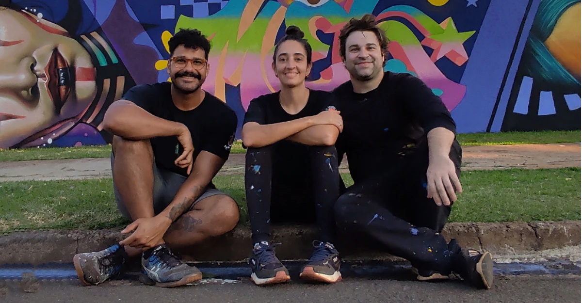 Projeto ‘Convergir’ transforma resíduos da arte urbana em exposição de três artistas maringaenses