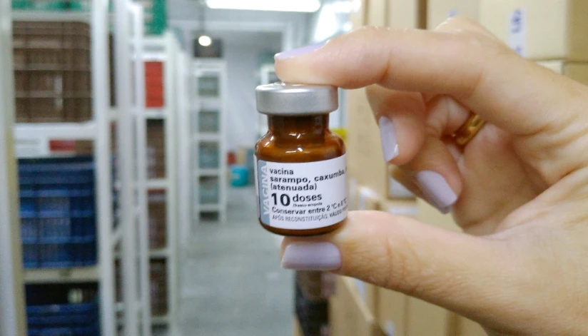 ‘Dose zero’ da vacina contra sarampo já foi aplicada em mais de 17 mil bebês no Paraná ‘Dose zero’ da vacina contra sarampo já foi aplicada em mais de 17 mil bebês no Paraná
