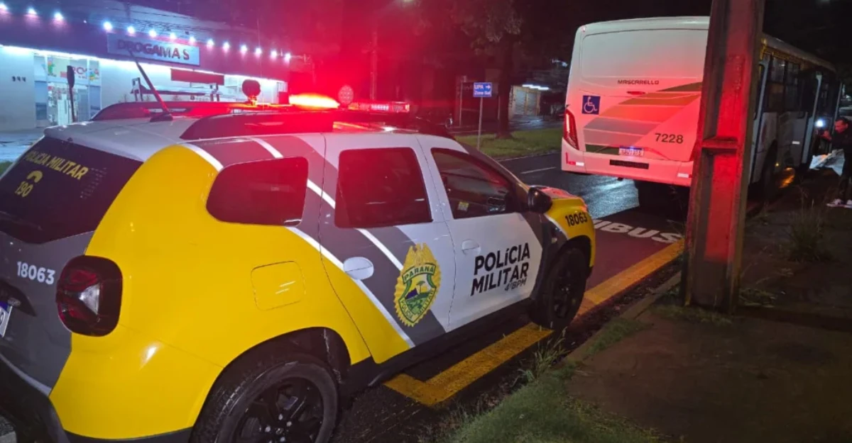 Homem é morto a facadas dentro de ônibus da TCCC em Maringá