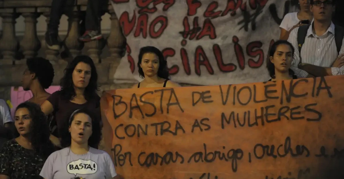 Metade das mulheres brasileiras afirmam ter sofrido violência de parceiros