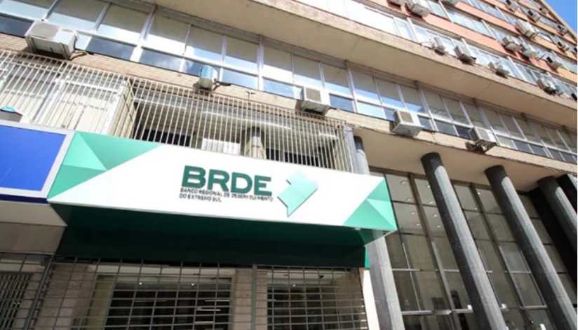 BRDE abre concurso com salários de até R$ 10,1 mil