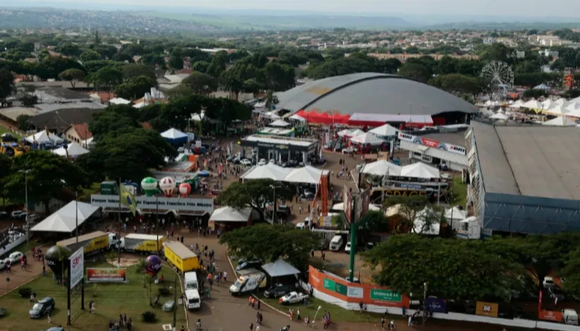 Saiba quando começa a venda de ingressos para shows da Expoingá 2026
