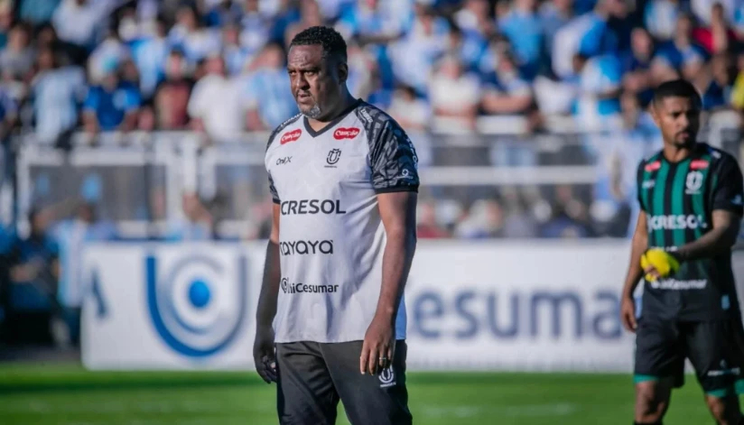 Jorge Castilho deixa o comando do Maringá FC