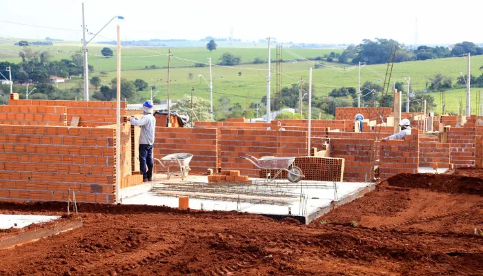 Licitação para construção de casas populares em Maringá é aberta -  