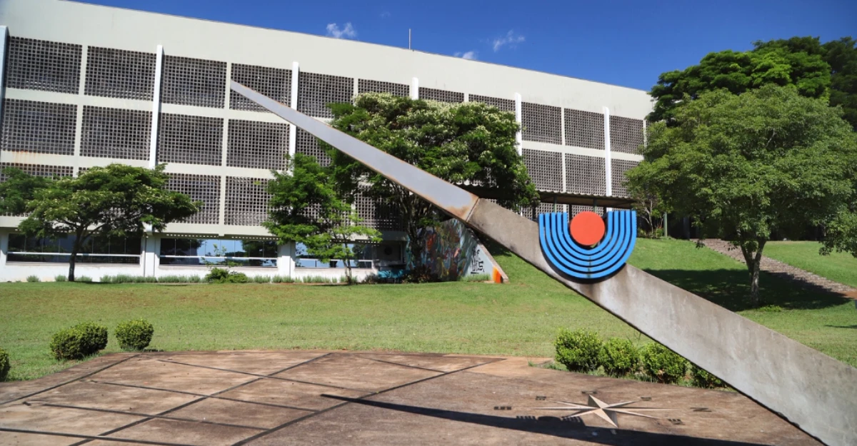 Unioeste abre PSS com vagas para Agentes Universitários; salários chegam a R$ 7,6 mil